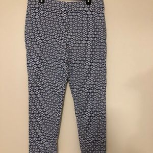 Zac & Rachel size 16 pants blue floral ankle.
Excellent Condition
